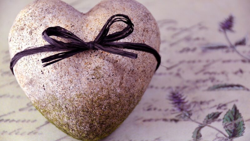 Heart-shaped Stone — Brown, Calm
