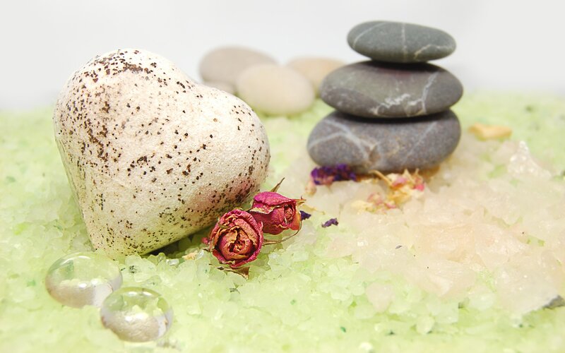Heart-shaped Stone — Green, Serene