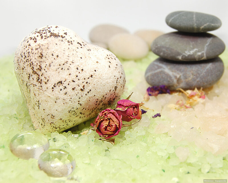 Heart-shaped Stone — Green