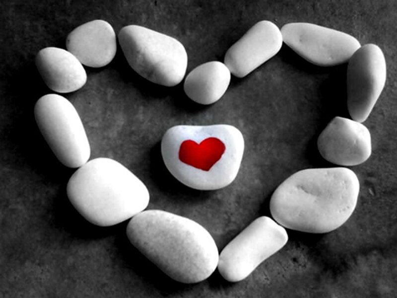 Heart-shaped Stones — Black