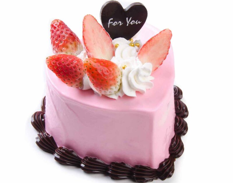 Heart-shaped Strawberry Cake — Pink