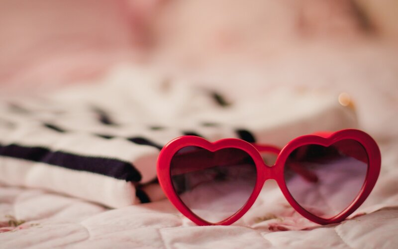 Heart-shaped Sunglasses — Red