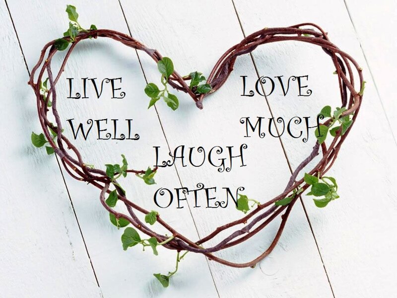 Heart-shaped Vine Wreath — White