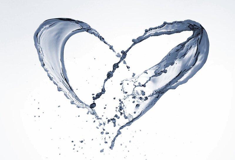 Heart-shaped Water Splash — White