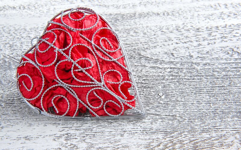 Heart-shaped Wire Basket
