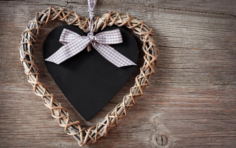 Heart-shaped Wreath — Brown