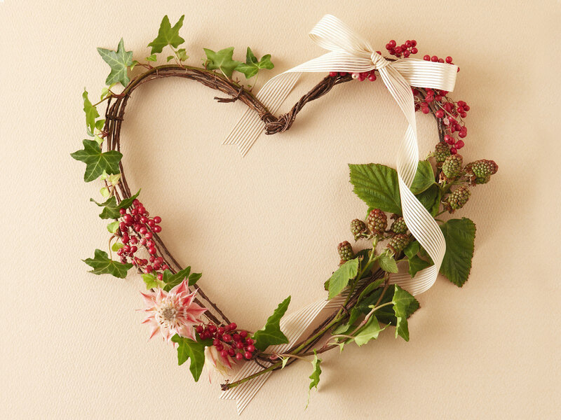 Heart-shaped Wreath — Green, Calm