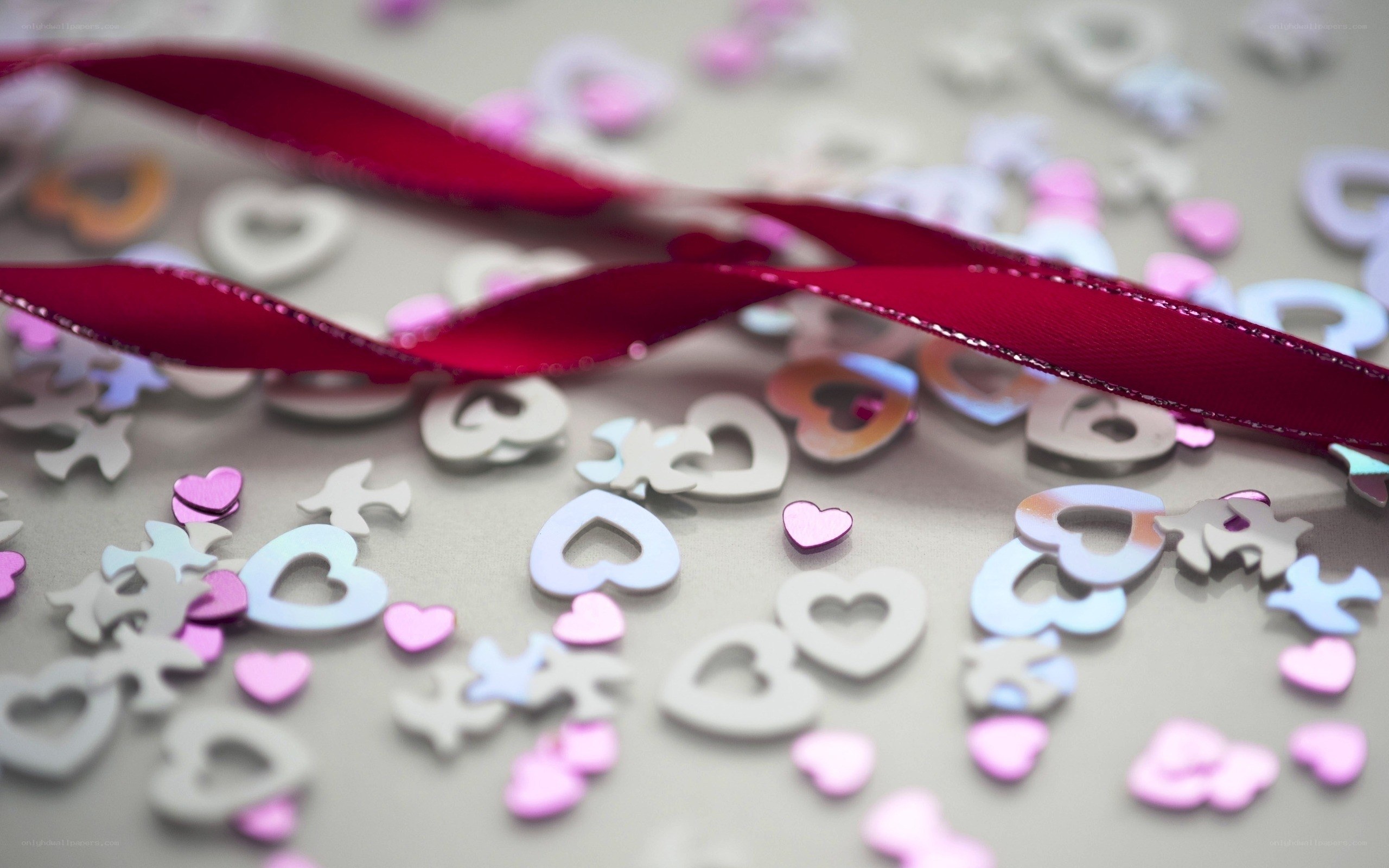 Hearts and ribbon confetti