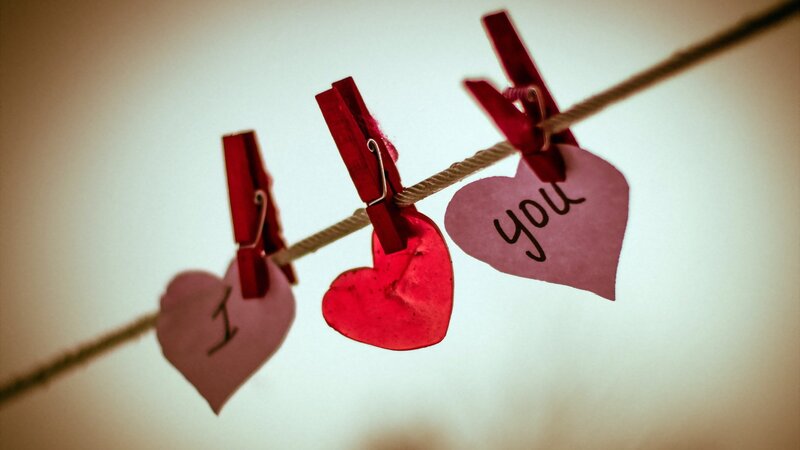 Hearts on a Clothesline — Red