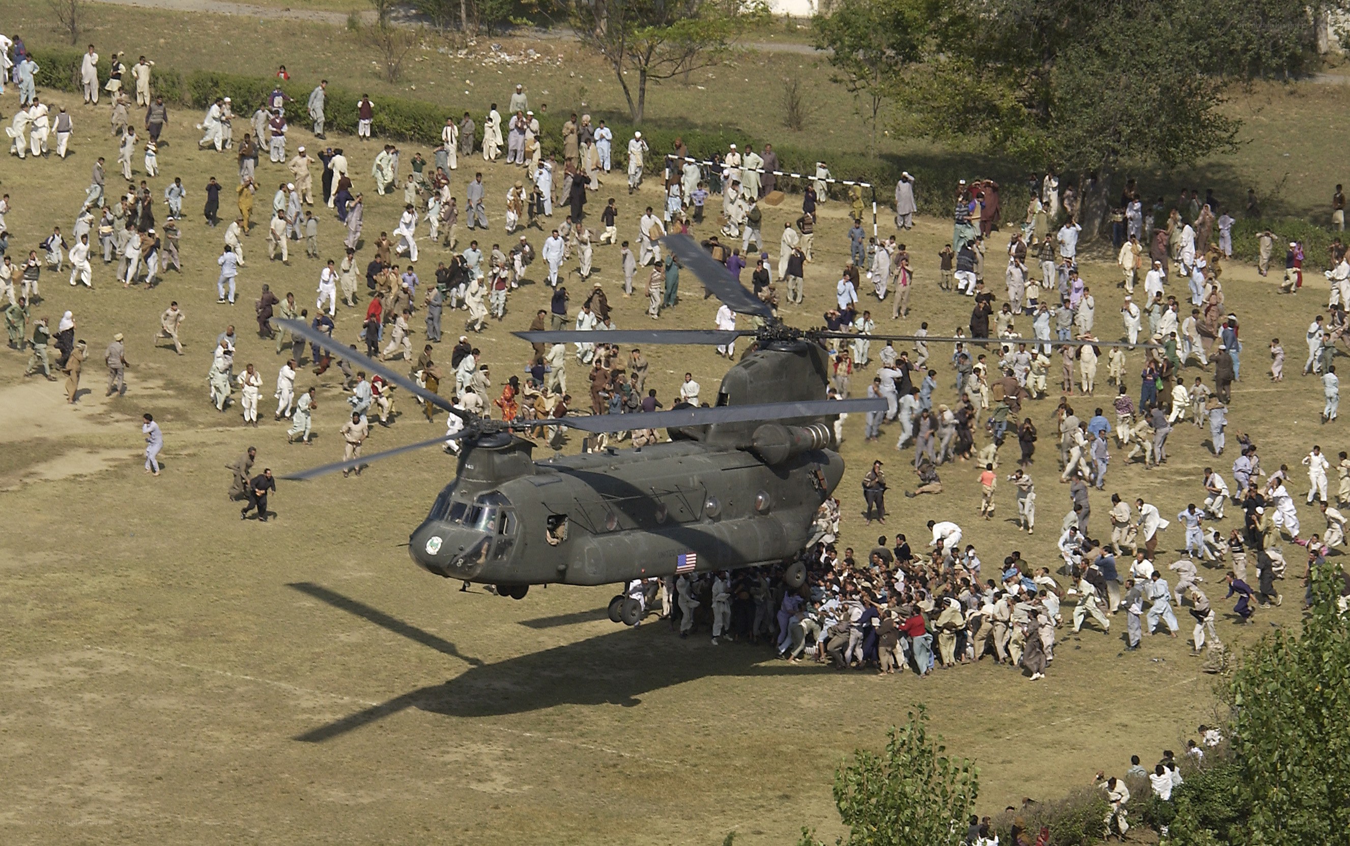 Helicopter evacuation crowd