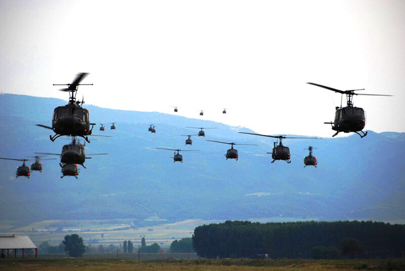 Helicopter formation in flight