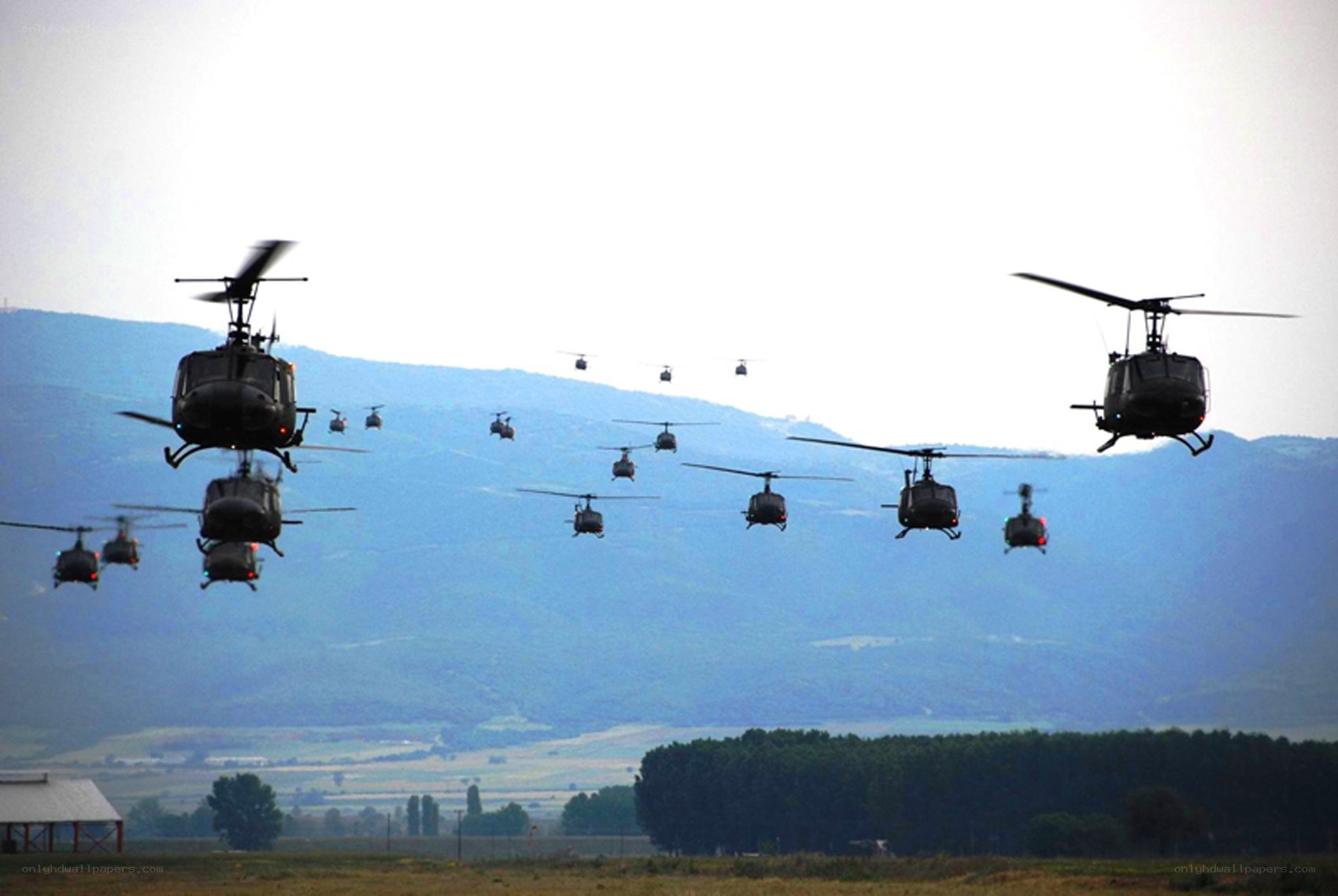 Helicopter formation in flight