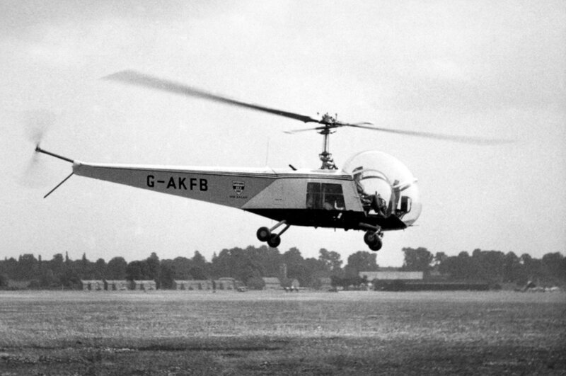 Helicopter in Flight — Black