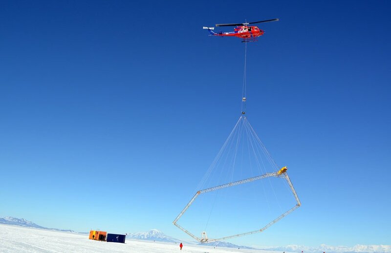 Helicopter lifting structure in Antarctica