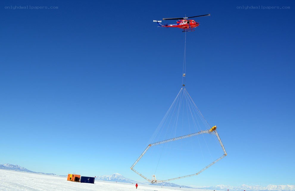 Helicopter lifting structure in Antarctica