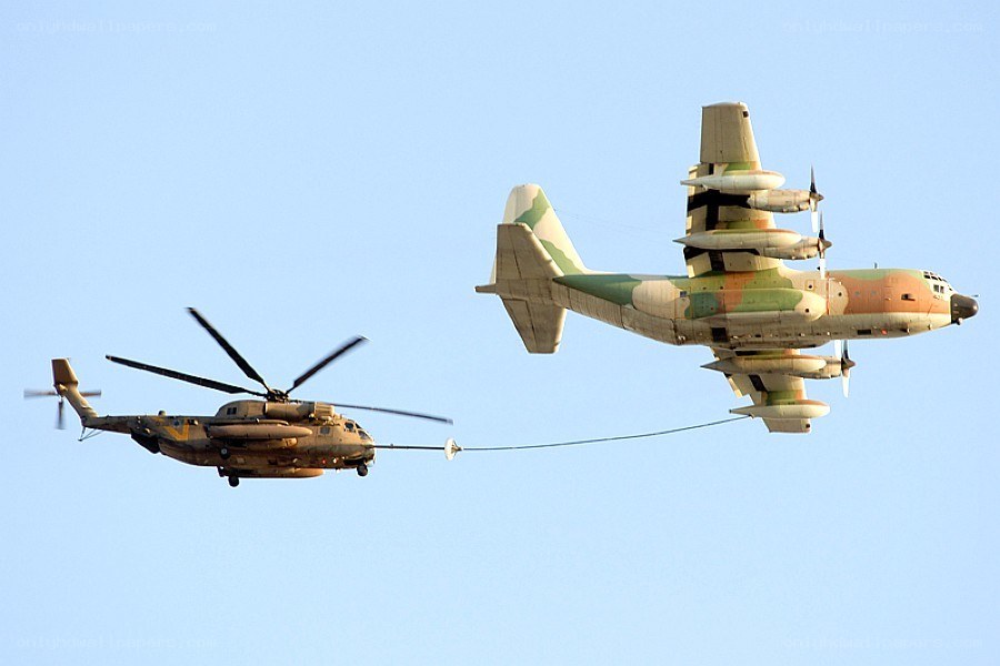 Helicopter refueling in flight