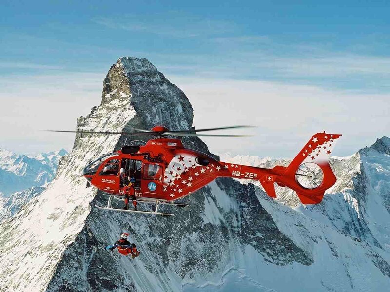 Helicopter rescue in the Alps