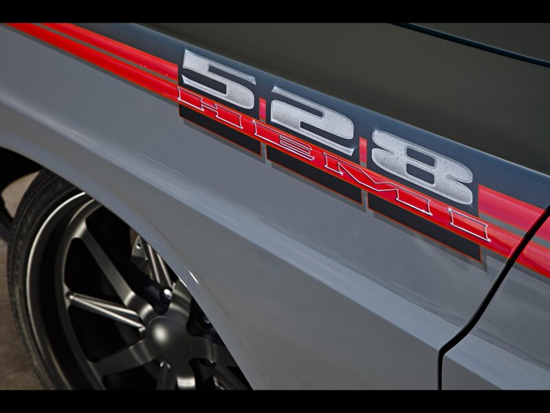 Hemi 528 car emblem