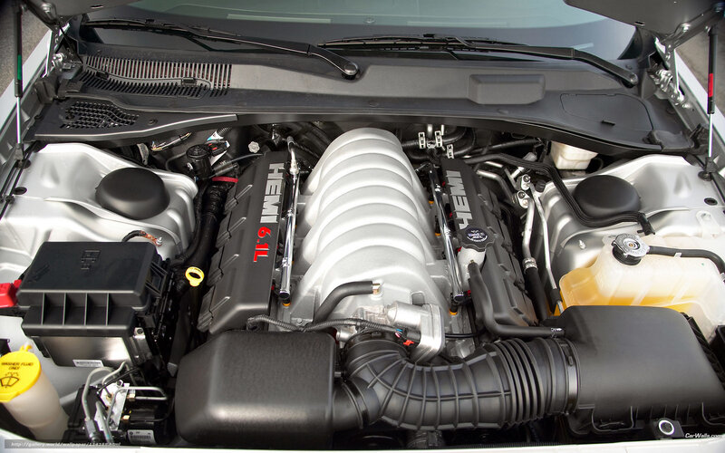 Hemi 6.4L engine bay