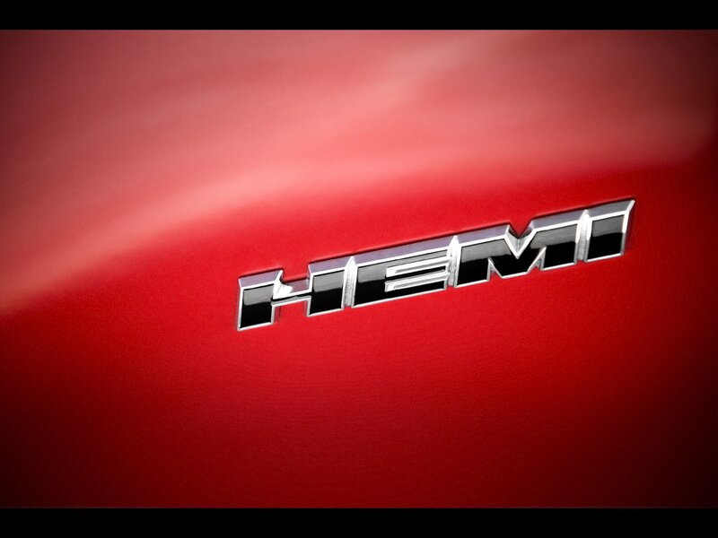 Hemi badge on red car