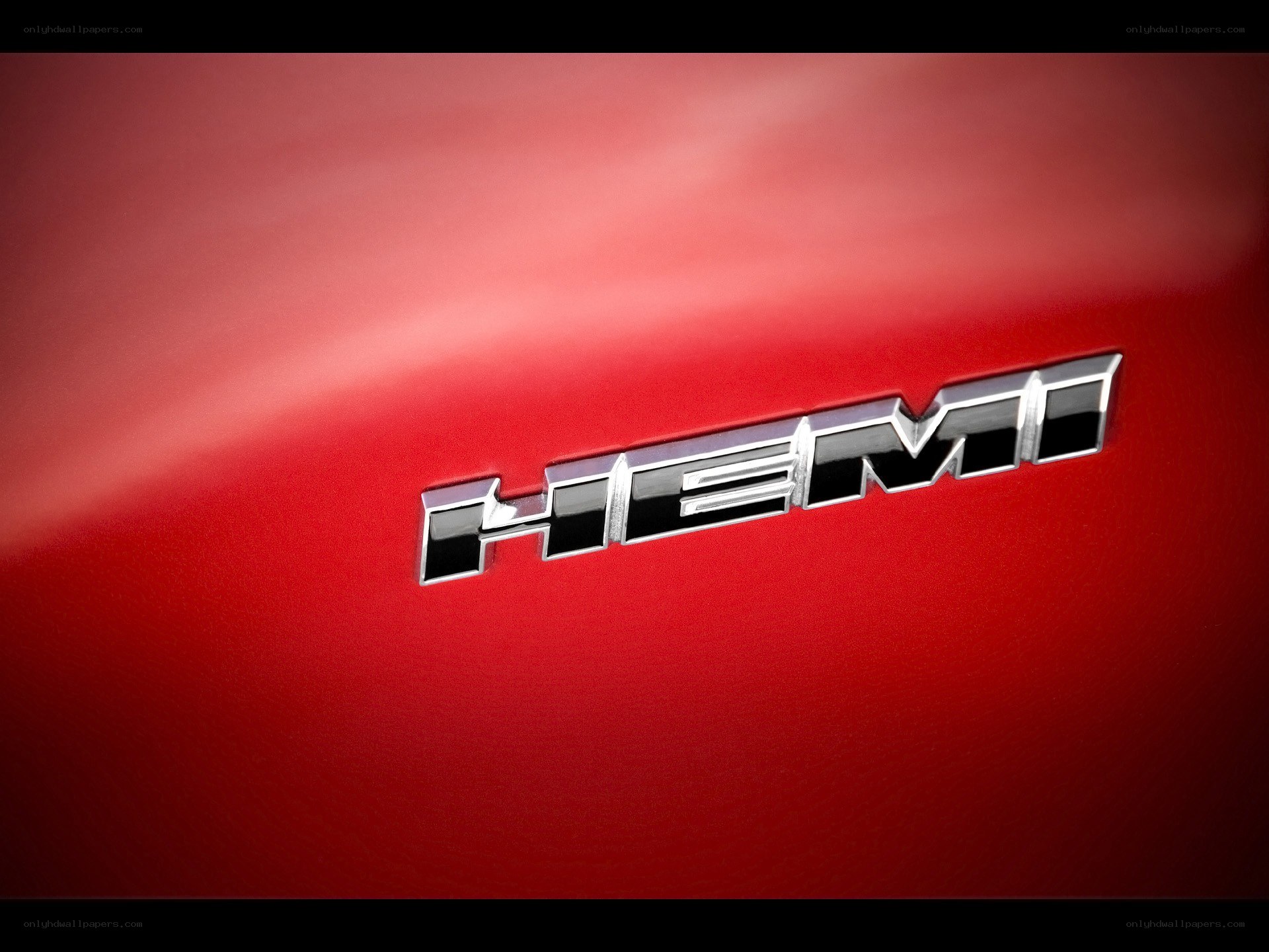Hemi badge on red car