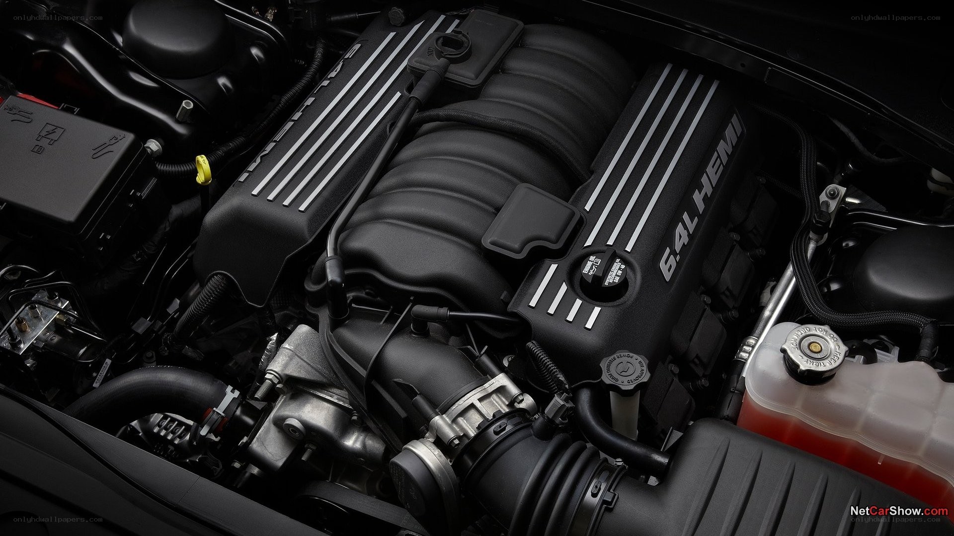 Hemi engine in car