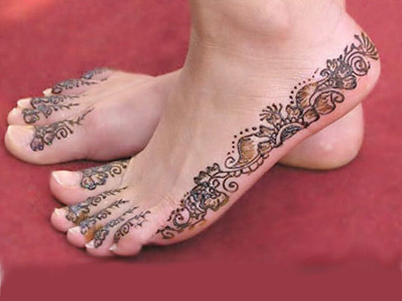 henna foot art