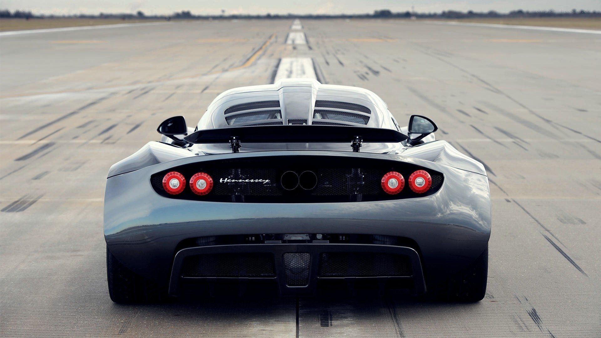 Hennessey Venom GT on runway