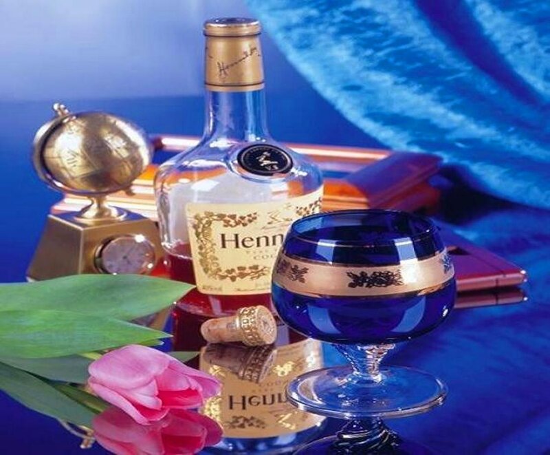Hennessy Bottle and Glass — Blue