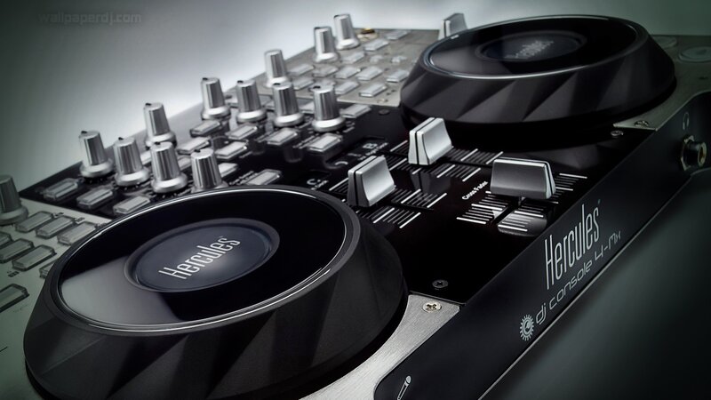 Hercules DJ console