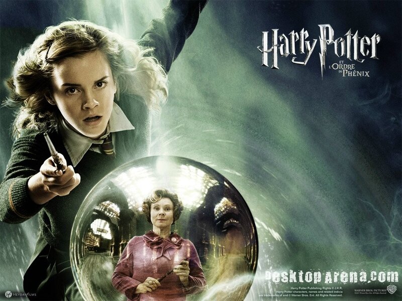 Hermione Granger Holding Wand — Green