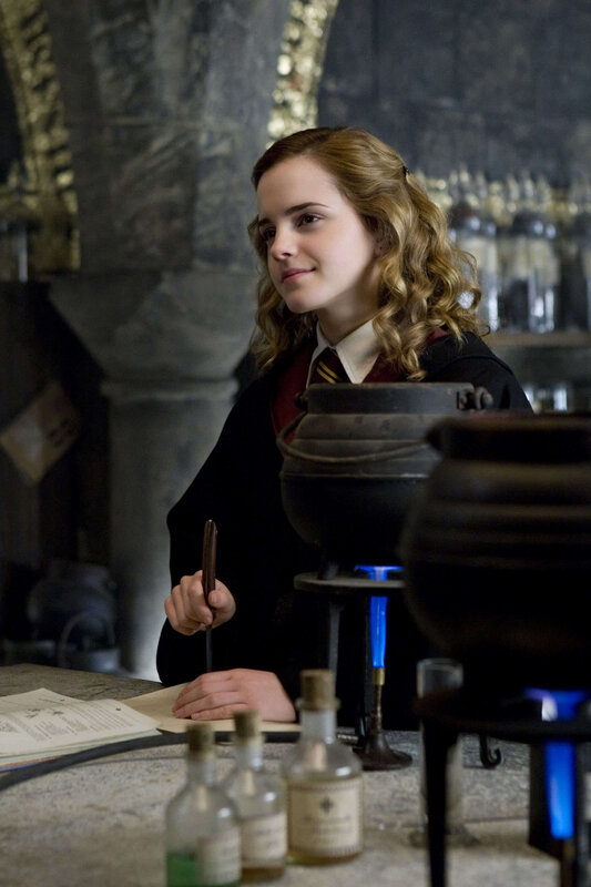 Hermione in a potions class