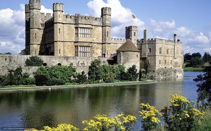 Hever Castle — Blue, Serene, Afternoon, Photograph