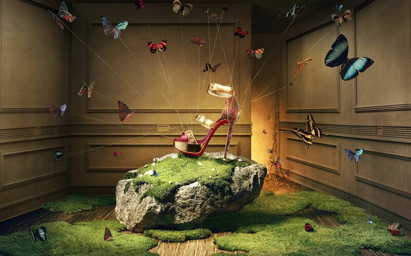 High-heeled Shoe on Rock — Green