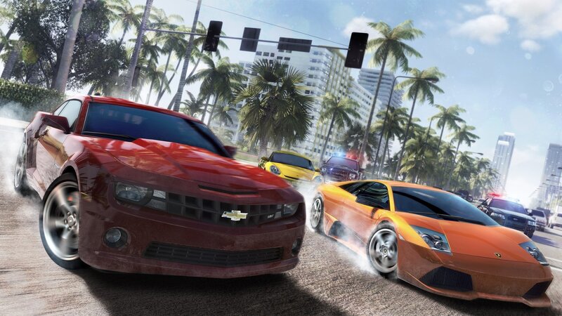 High-speed car chase in tropical city