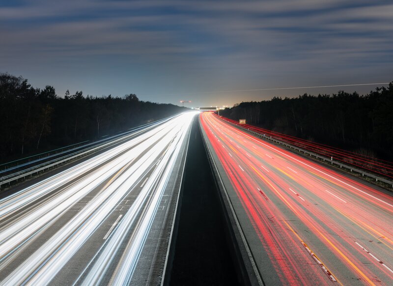 Highway at Night — Red, Dynamic