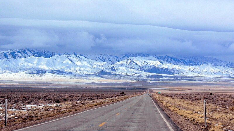 Highway in Snowy Mountains