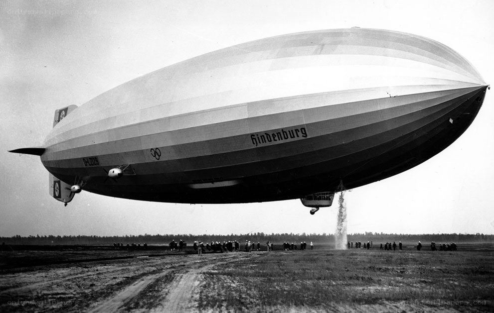 Hindenburg airship landing