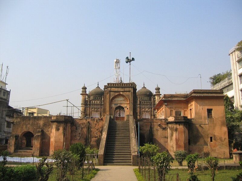 historic mosque in kolkata