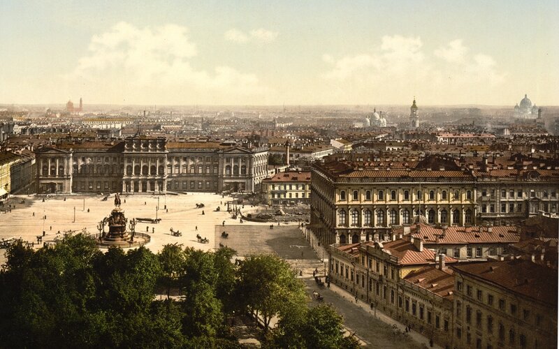 Historic view of Palace Square