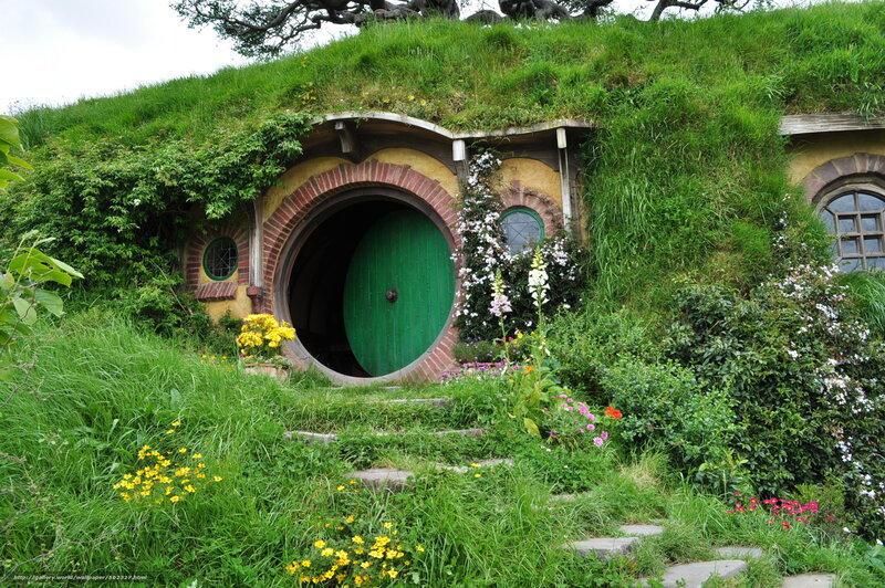 Hobbit hole with green door