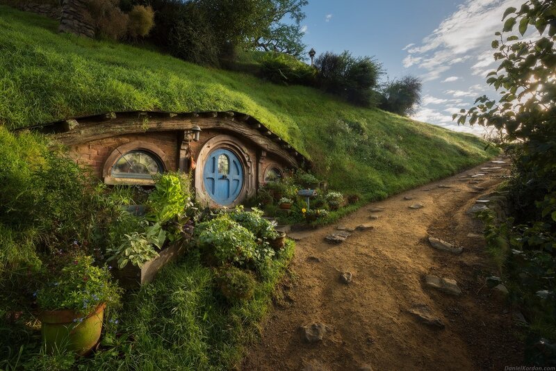 Hobbit House in Hill — Green