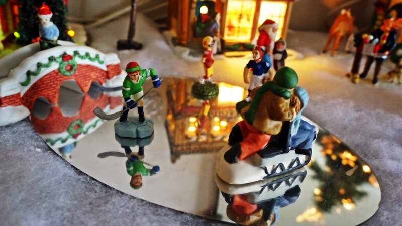 Hockey Figurines on Ice
