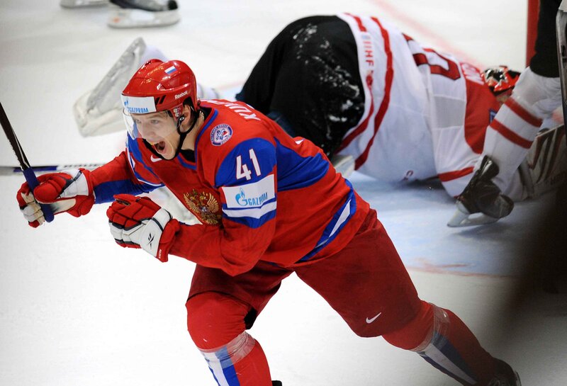 Hockey player celebrates goal