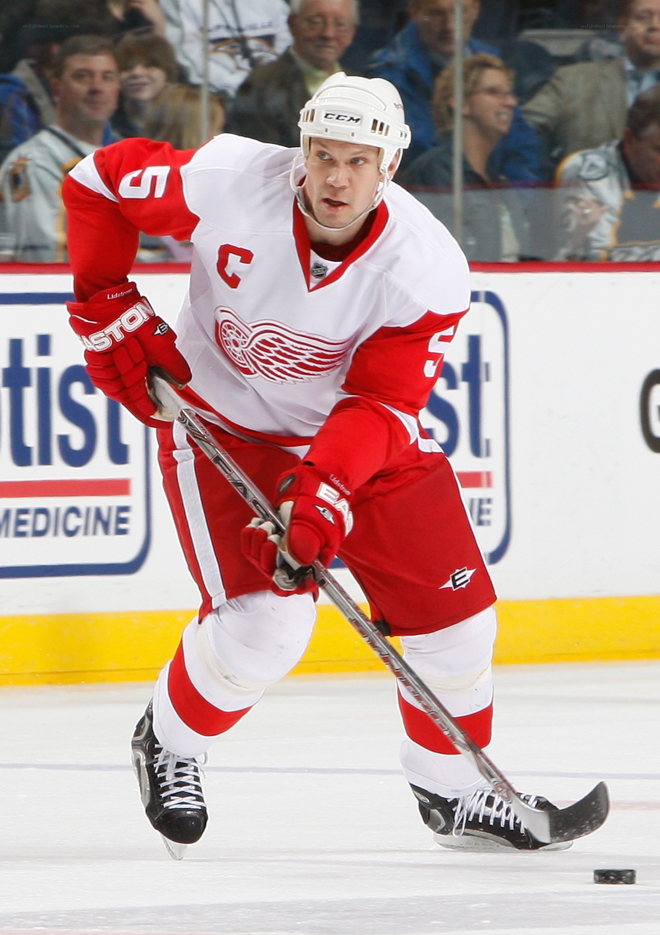 hockey player in action