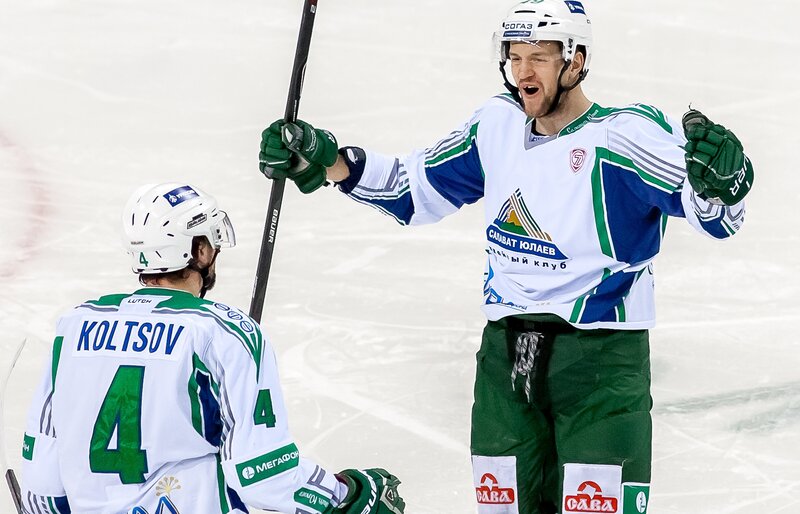 Hockey Players Celebrating — White, Energetic