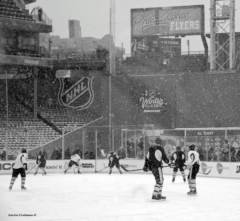 Hockey Players on Ice — Black