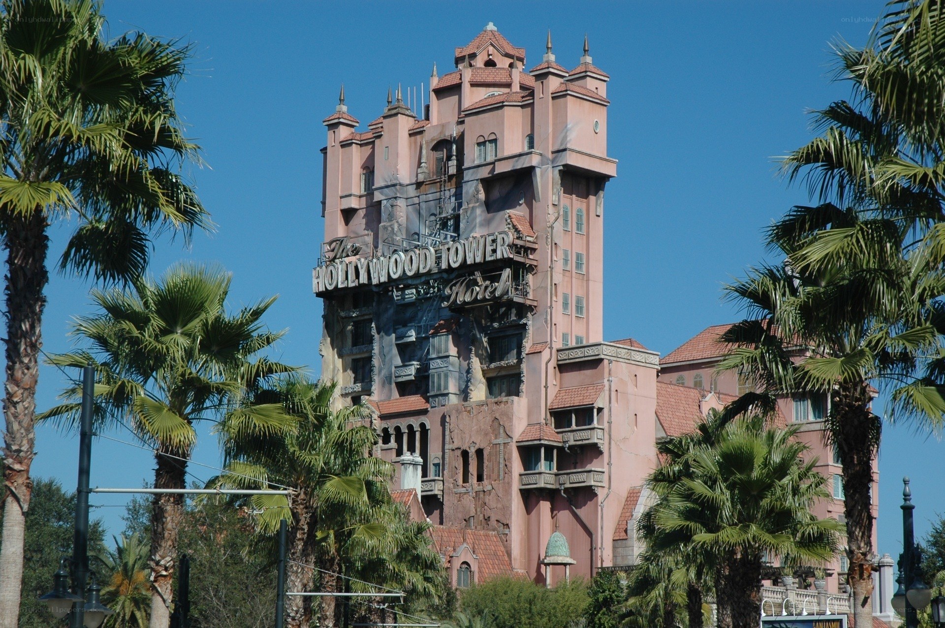 Hollywood Tower Hotel attraction