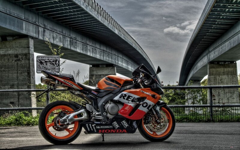 Honda CBR1000RR under a bridge