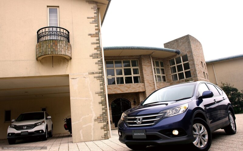 Honda CR-V in front of a house